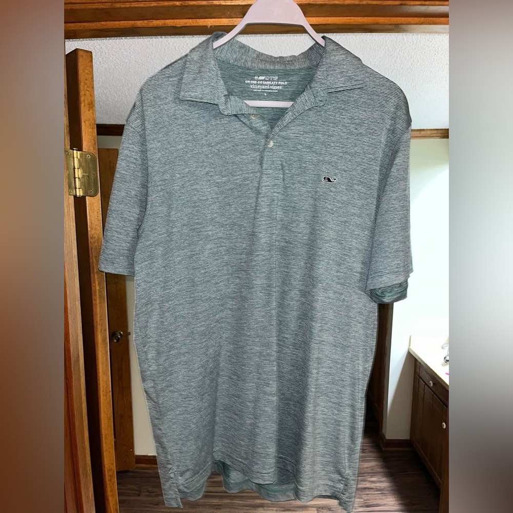 Vineyards Vines Polo. Size Large